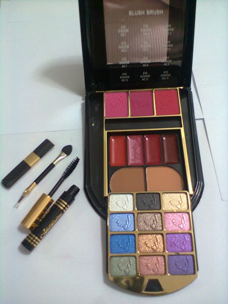 MAKE UP KIT COD 00124